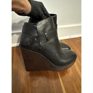 Dolce Vita Women's Black Colie Leather Brown Wood Wedge Ankle Boots Size 7